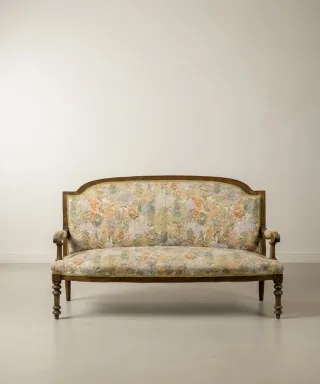 Sofá antiguo isabelino de dos plazas