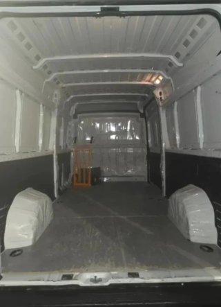 Portes, fletes, transporte, mudanzas.