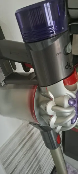 Dyson V8 advanced Aspirapolvere Senza Fili