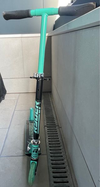 Patinete infantil color turquesa