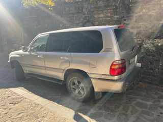 Toyota Land Cruiser 100 2002