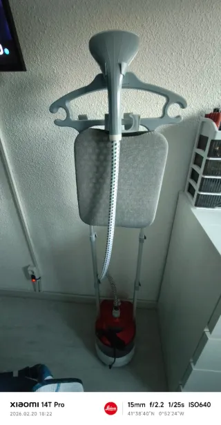 Plancha Vertical Vapor HOMCOM Roja 1950W