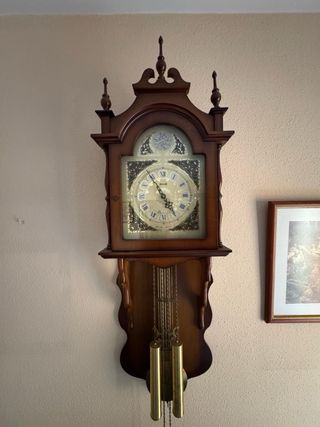 Lámpara de techo dorada y cristal