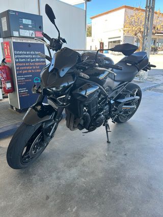 Kawasaki Z900 2025 A2 Negra 8000km