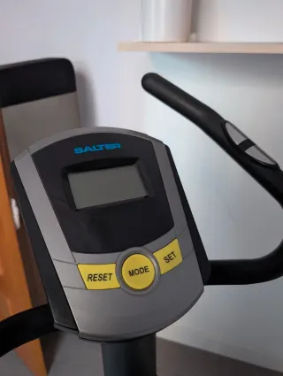 Bicicleta Estática Salter Gris y Negra