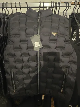 Chaleco Prada Negro Talla L