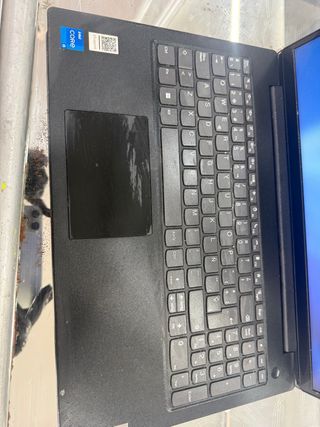 Portátil Lenovo poco uso Se entrega cargador