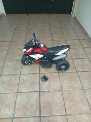 Moto Eléctrica Infantil Roja y Blanca
