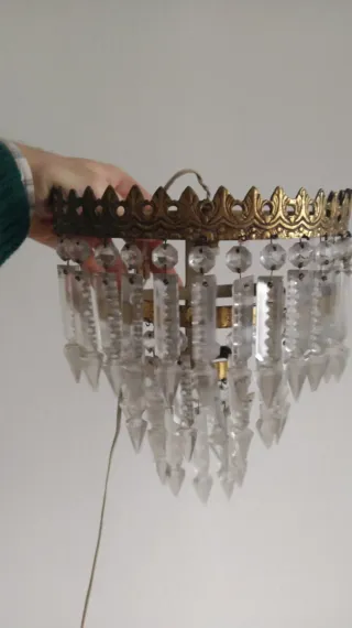 Lámpara vintage dorada con cristales