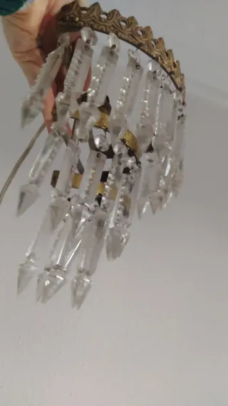 Lámpara vintage dorada con cristales