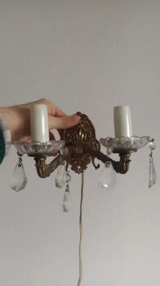 Lámpara vintage dorada con cristal