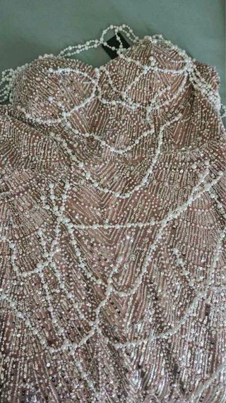 Vestido de fiesta plateado y blanco