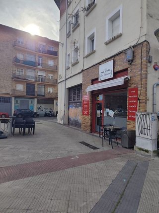 Local comercial en venta en Buztintxuri en Pamplona