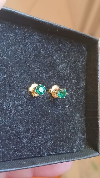 Orecchini oro con pietre verdi