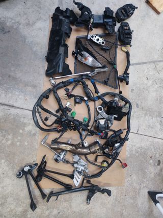 Material Suzuki GSXR 1000 L0