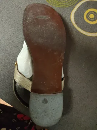 Sandalias Papanatas pedrería doradas