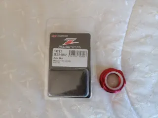 Porca Eixo Traseiro Zeta Suzuki RMZ Vermelha