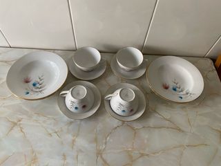 Vajilla antigua porcelana flores dorada