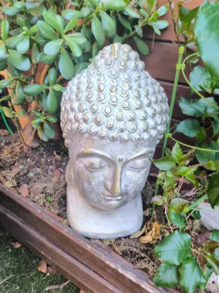 Estatua Buda Beige y Dorado. 42cm.