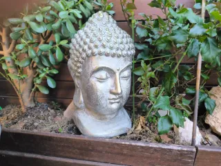 Estatua Buda Beige y Dorado. 42cm.