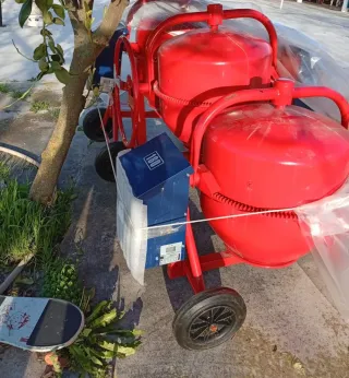 Hormigonera 180L Roja