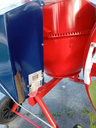 Hormigonera 180L Roja