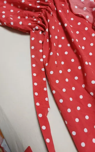 Vestido rojo lunares blanco verano