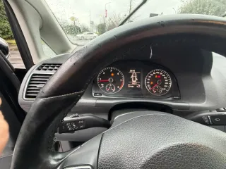 Volkswagen Touran 2011
