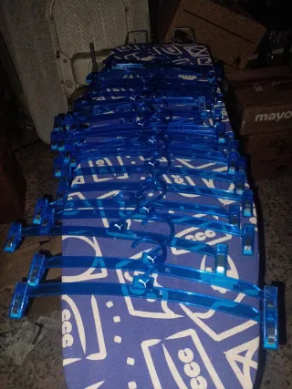 38 Perchas Puma Azules Plástico
