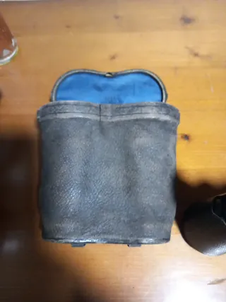 Prismáticos antiguos negros