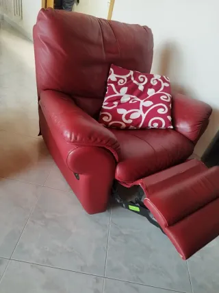 Poltrona reclinabile in pelle rossa
