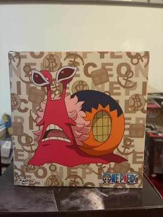 Figura One Piece Doflamingo Transponder Snail
