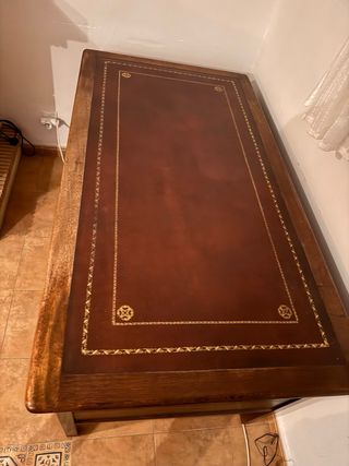 Escritorio antiguo madera y piel