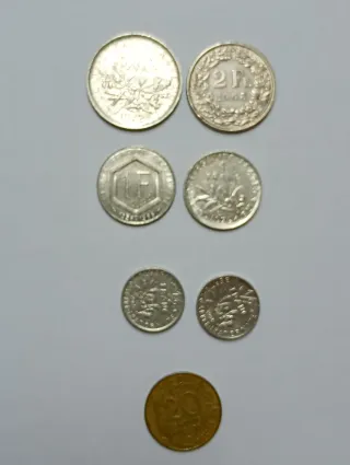 Lote de 22 monedas antiguas. Monedas extranjeras.