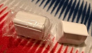 2 Suportes para giletes branco