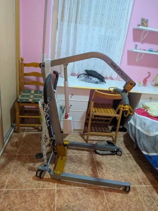 Grua de personas con movilidad reducida hasta 180k