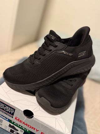 Zapatillas Skechers Bobs Sport Memory Foam Negras