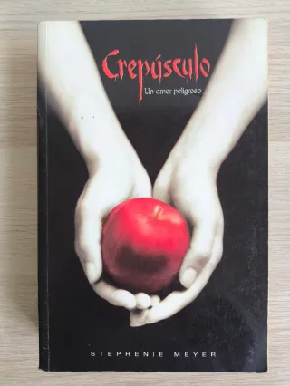 Crepúsculo (Saga Crepúsculo 1) (Spanish Edition)