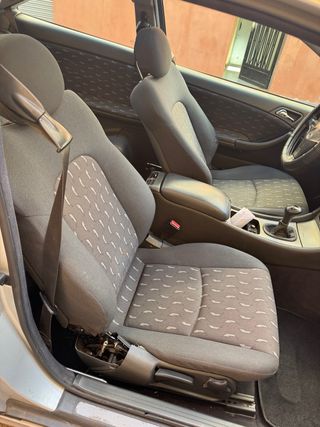 Mercedes-Benz C220 2003