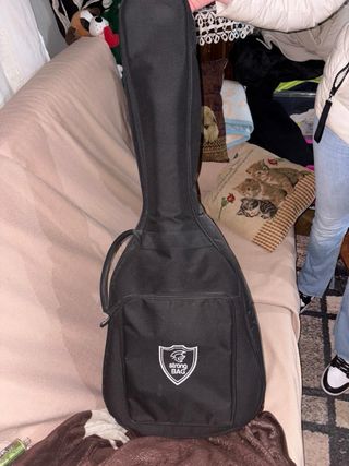 Guitarra Clásica Sin Usar + Funda y Púa