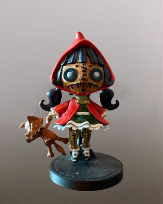 Muñeca de coección Creepy Caperucita Roja