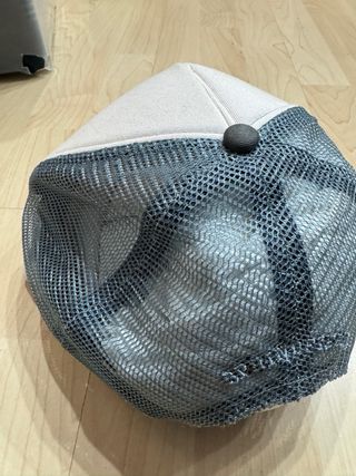 Gorra Trucker Beige y verde azulado