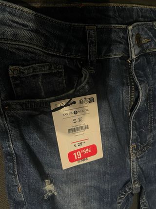 Vaqueros Rotos Nuevos Bershka - Talla S