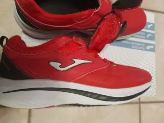Scarpe da ginnastica Joma rosse