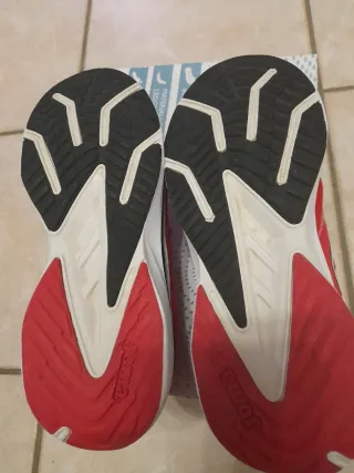 Scarpe da ginnastica Joma rosse
