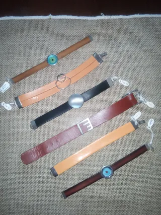 Pulseras de cuero con detalle de plata