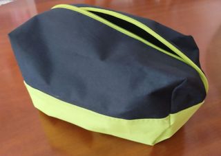 Neceser negro y verde pistacho