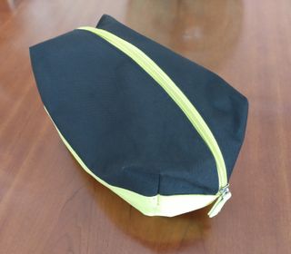 Neceser negro y verde pistacho