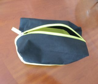 Neceser negro y verde pistacho