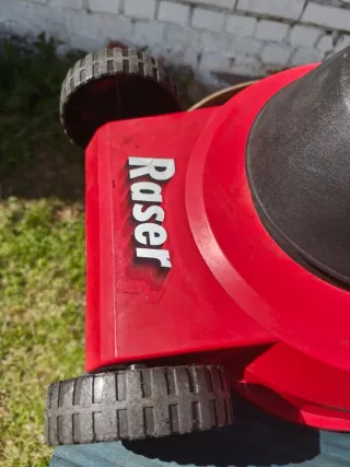 Cortacésped Raser Rojo